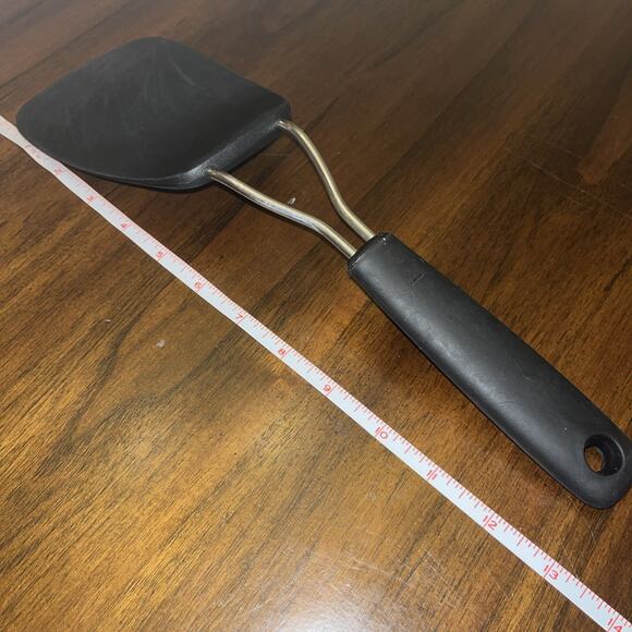 OXO Good Grips Large Nylon Flexible Turner - 1058984 - NonStick Safe Kitchencore - Picture 2 of 5